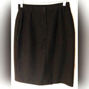 Liz Baker Size 6 P Women's/Misses Black Skirt NWOT Front Pleats/Flair A line.